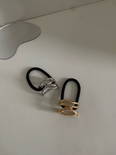 Pompom de Metal Dourado Estruturado na internet