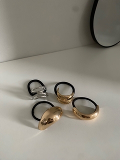 Pompom de Metal Dourado Estruturado - Pri Acessório
