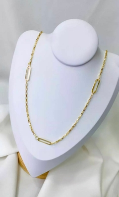 Colar Cartier Médio com elos Dourado na internet