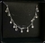 pulseira com pedras brilhantes