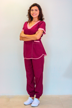 REF. 1866 - SCRUB OXFORDINE GOLA V C/DETALHE - comprar online
