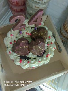 Torta blanca con chocolatines - ✨Reyna Sweet✨️