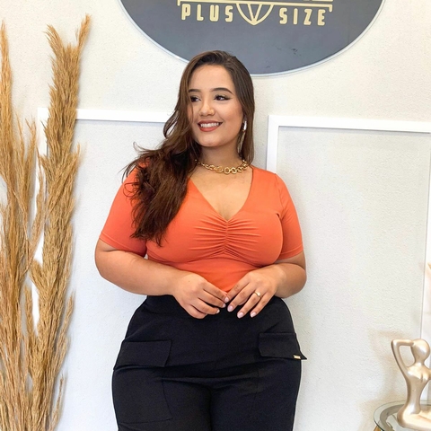 Blusa de suplex com franzido no busto