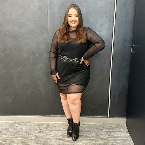 Vestido de tule manga longa