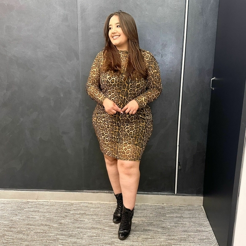 Vestido de tule em estampa de onça