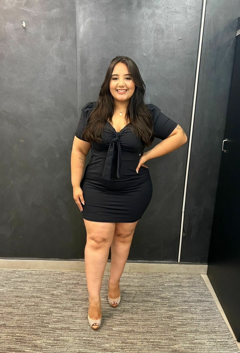 Vestido com amarração no busto