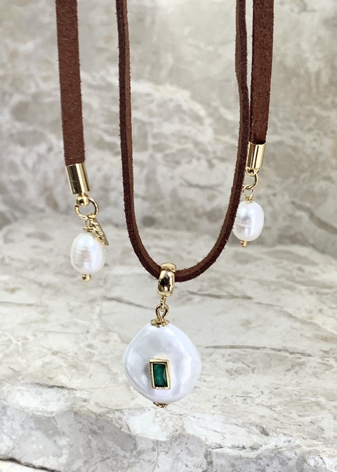 Choker Longa Perola Verde Raizes Courinho Marrom Pingente Pérola Natural