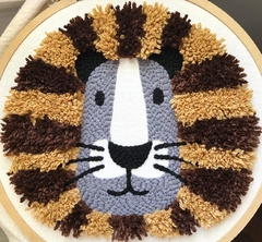 LION EMBROIDERY KIT | 30x30 CM on internet