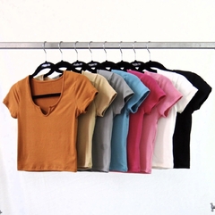 REMERA ESCOTE U