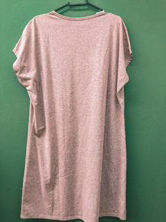 Vestido Camisetão / Bordado na frente - GG na internet