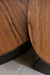 Mesas bajas de madera con bordes curvos y patas tipo bloque para living de estilo contemporáneo