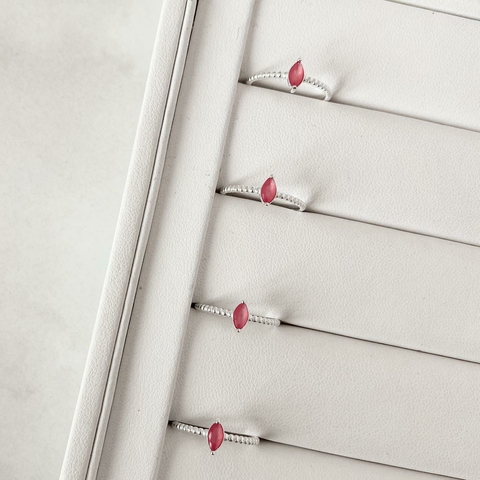 Anel Zircônia Navete Cereja Detalhe Bolinhas S33