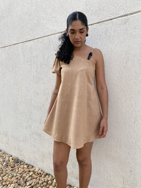 Vestido Curto alça com pedras