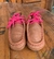 Baby Destroyer Em 100% Couro Legítimo Cor Castor com cadarço rosa - comprar online