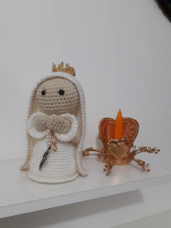 Nossa Senhora de Fátima, é conhecida como "santa dos segredos" - Amigurumi na internet