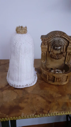 Nossa Senhora de Fátima, é conhecida como "santa dos segredos" - Amigurumi - loja online