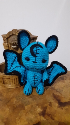 Morceguinho amigo azul - Amigurumi - comprar online