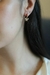 Brinco argolinha cravejada com borboleta folheado a ouro 18k - comprar online