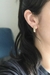 Brinco argolinha gota lisa dourada - média