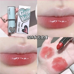 Gege Bear lipstick corazón interno en internet