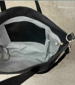 TOTE BAG CLAIRE CON CORREA DESMONTABLE - NEGRO en internet