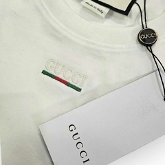 Camiseta Gucci com Logo Bordada - Branca