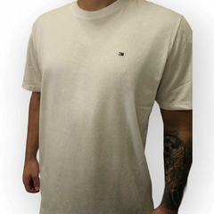 Camiseta Tommy Hilfiger Básica - Branca - comprar online