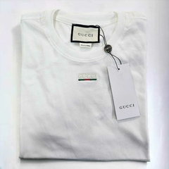 Camiseta Gucci com Logo Bordada - Branca - comprar online