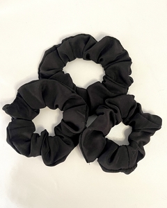 Scrunchie Sat Black - comprar online