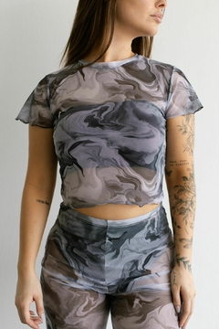 Blusa Manga Curta Mármore Cinza