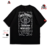 Playera negra con diseño de Jack Daniel's, mostrando el logotipo y detalles de la marca en blanco.
