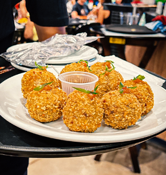 Bolinho de Costela