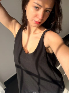 Blusa de sedita escote princesa mediana - comprar online