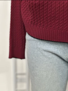 Sweater tejido con detalle en internet