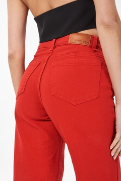 Wide leg rojo rigido en internet
