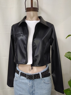 CAMPERA CORTA ENGOMADA