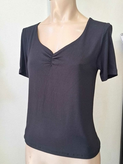 REMERA DE MODAL - Fuxia Indumentaria