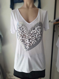REMERA YERSEY COMBINADA CON LENTEJUELAS ESCOTE EN V en internet