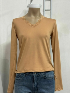 Camiseta mangas largas con cuello de encaje - comprar online