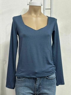 Remera mangas largas con escote corazon - tienda online