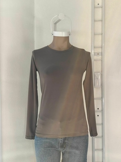 Remera mangas largas de lycra - comprar online
