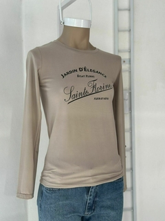 Remera de lycra con estampa en internet