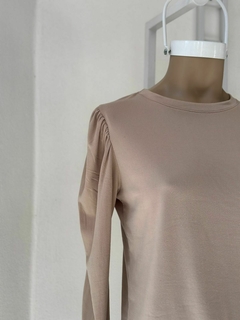 Remera de lycra con mangas princesa - comprar online
