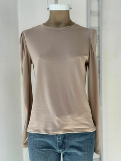 Remera de lycra con mangas princesa