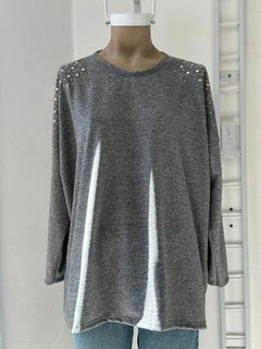 Remeron de lanilla con strass en hombros en internet