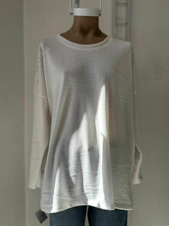 Remeron de lanilla con strass en hombros - Fuxia Indumentaria