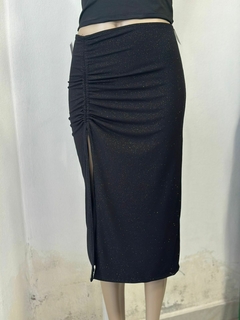 Pollera con brillos y frunce lateral