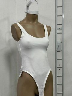Body cavado de modal