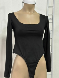 Body cavado de modal cuello cuadrado en internet