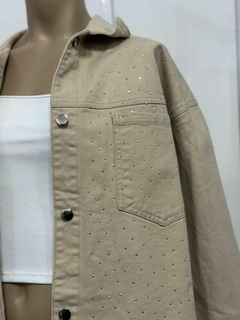 Camisaco beige con strass en internet